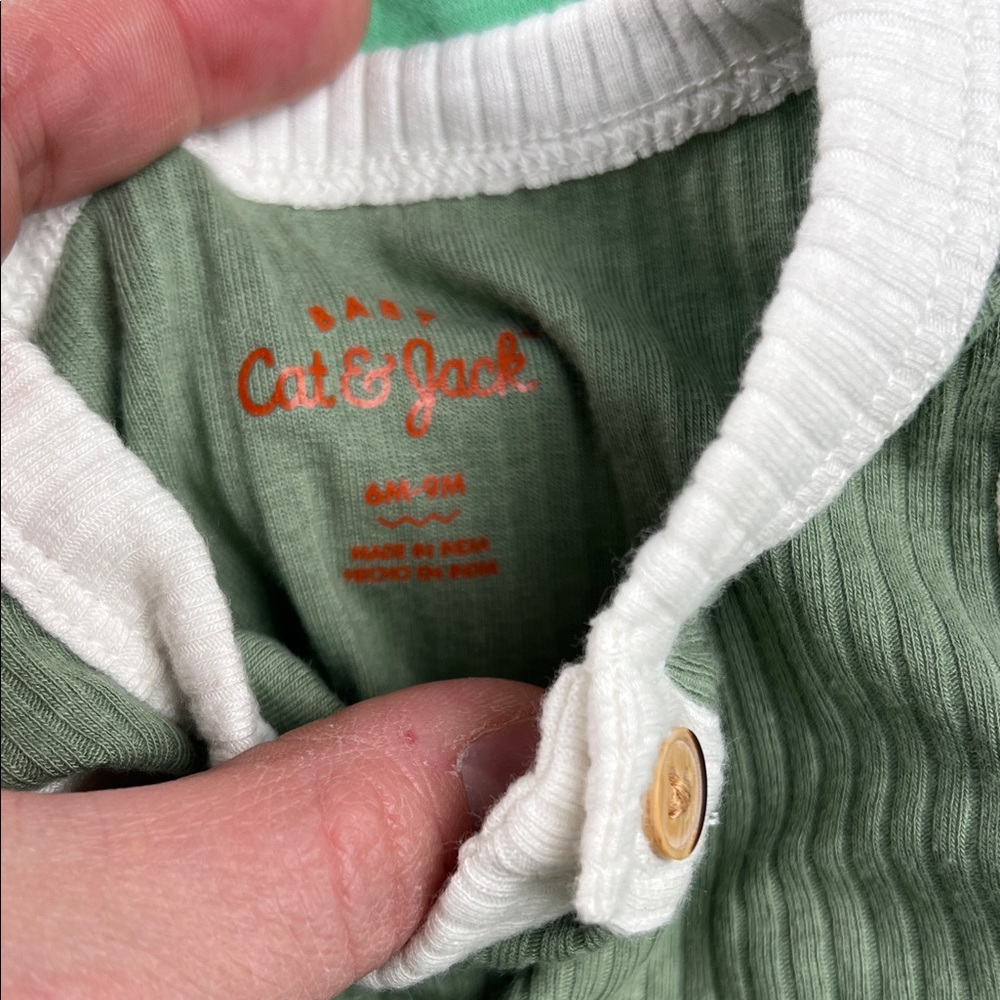 Bundle of 6-9 month baby clothes Burt’s bees, old navy, easy peasy organic - Picture 7 of 12
